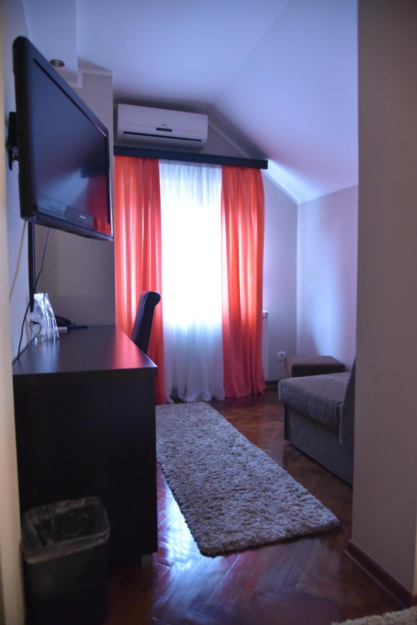 B&B Park Sremčica Kültér fotó