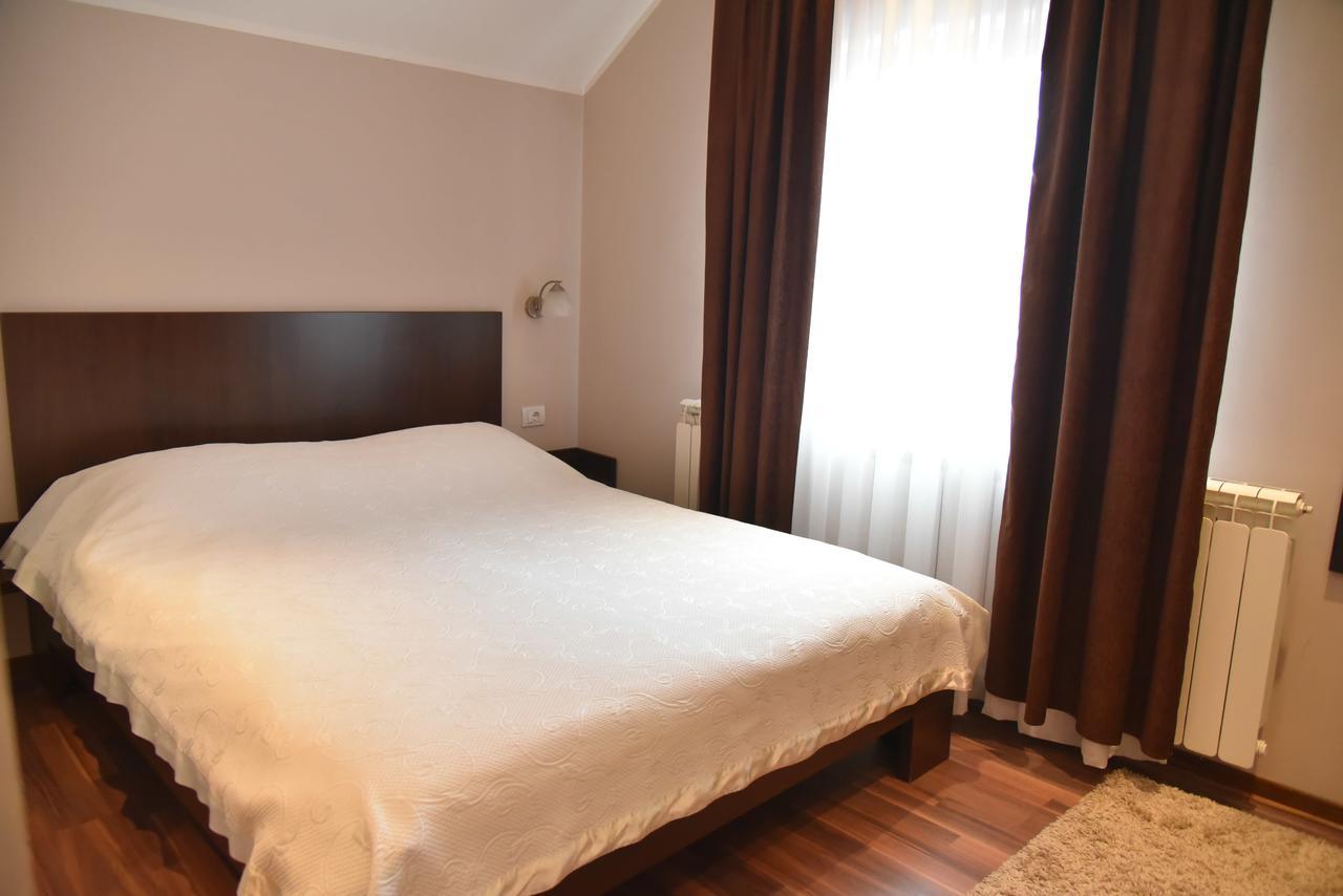 B&B Park Sremčica Kültér fotó