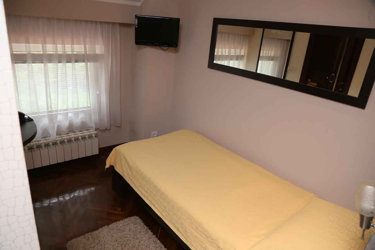 B&B Park Sremčica Kültér fotó